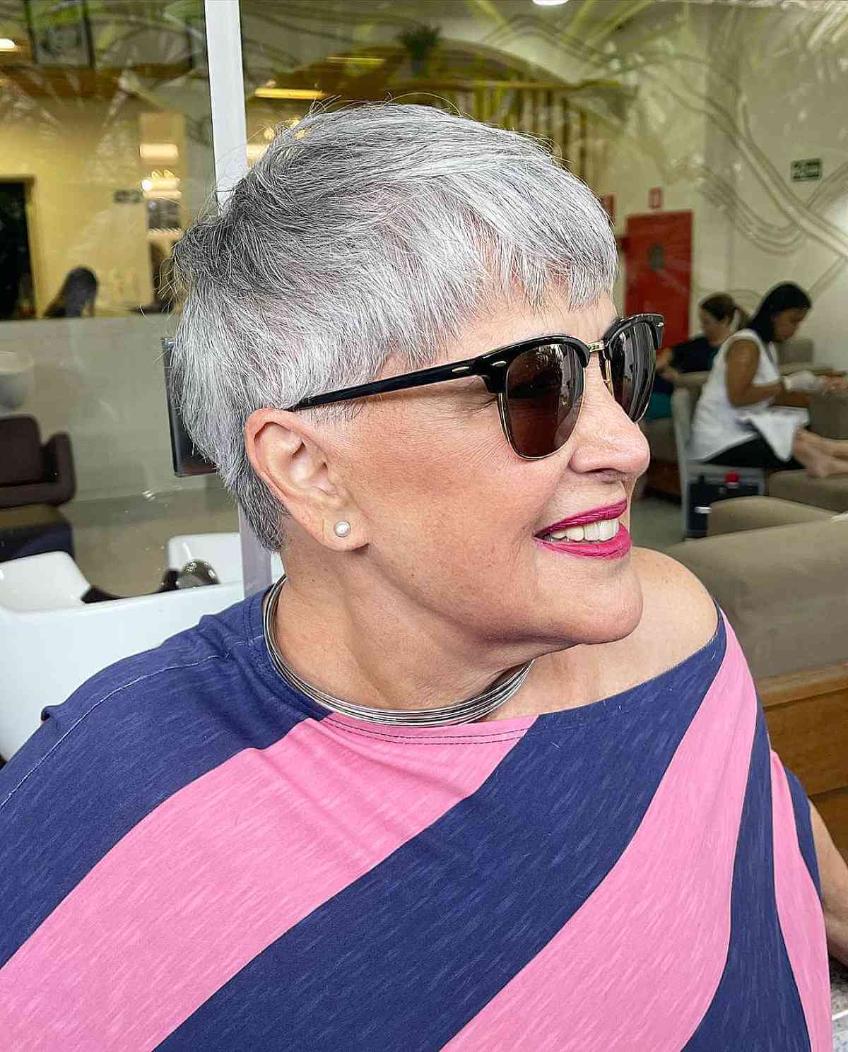 38 Gorgeous Short Hairstyles for Women In Their 60s with Grey Hair