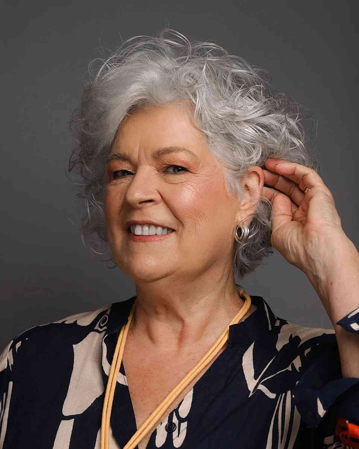 38 Gorgeous Short Hairstyles for Women In Their 60s with Grey Hair