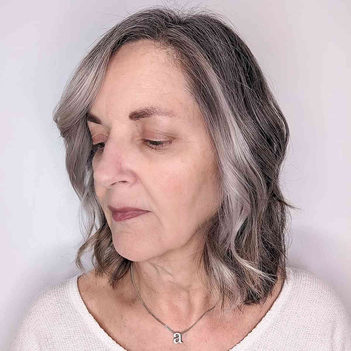 38 Gorgeous Short Hairstyles for Women In Their 60s with Grey Hair