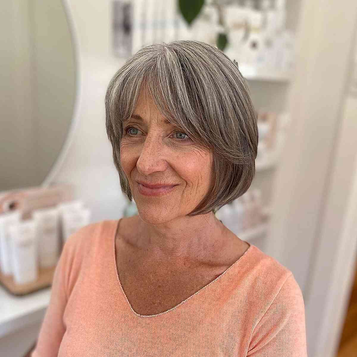 38 Gorgeous Short Hairstyles for Women In Their 60s with Grey Hair