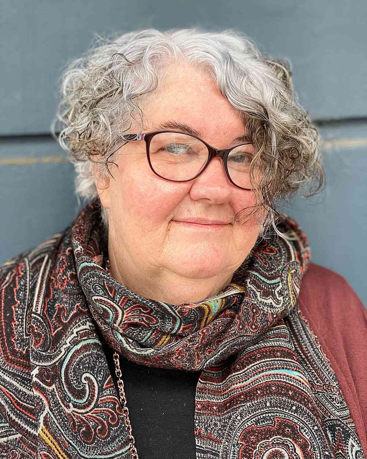38 Gorgeous Short Hairstyles for Women In Their 60s with Grey Hair
