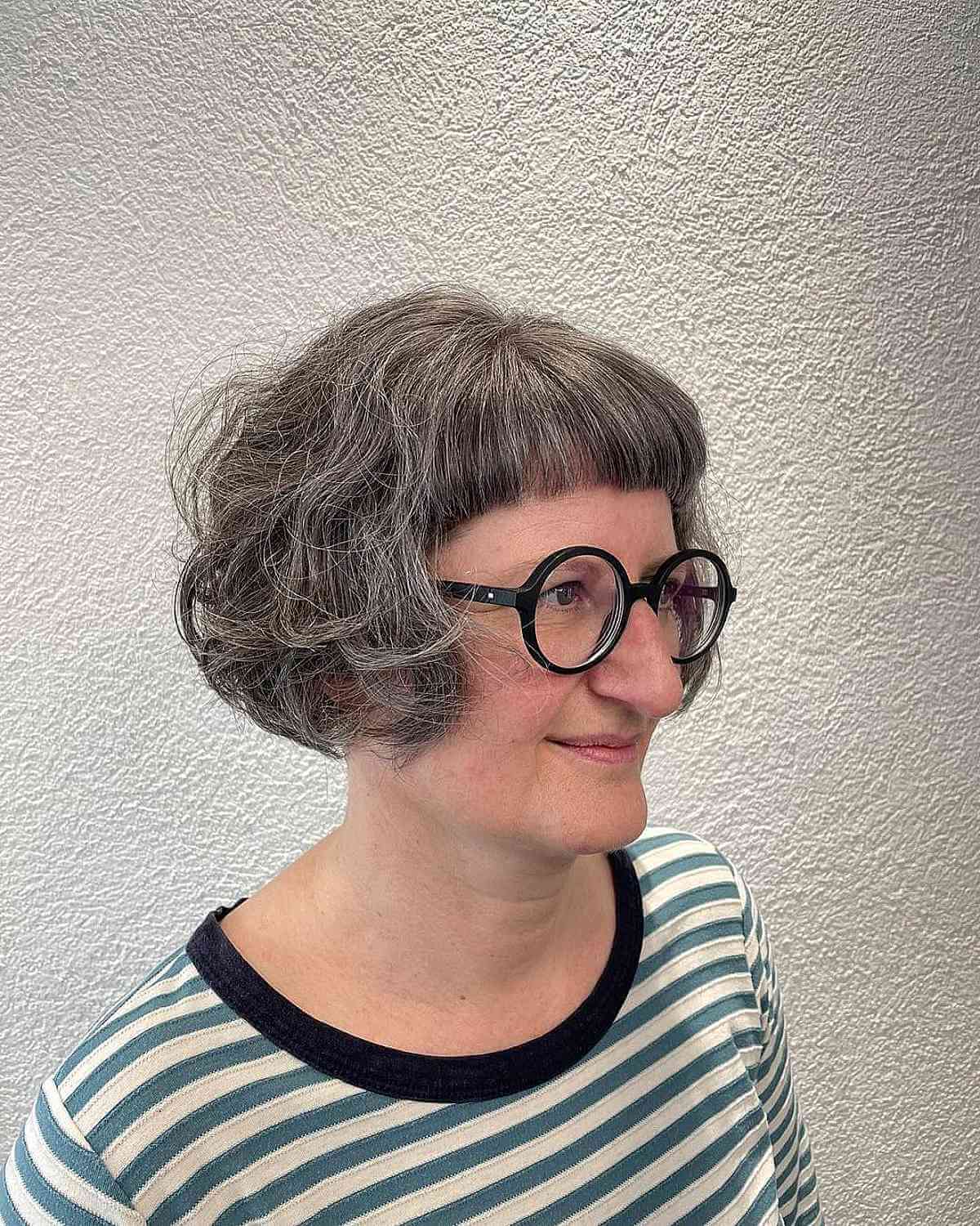 38 Gorgeous Short Hairstyles for Women In Their 60s with Grey Hair