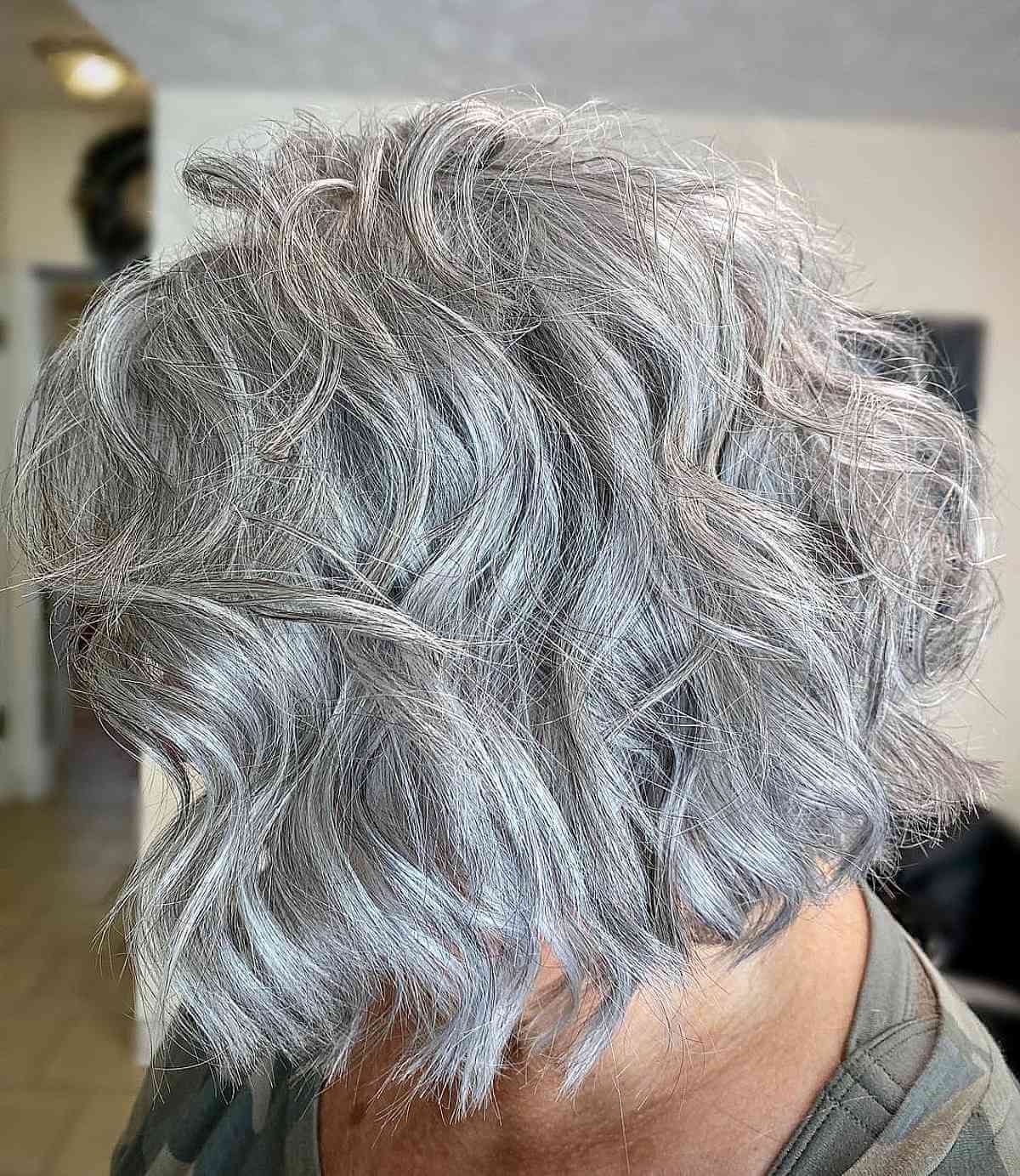 38 Gorgeous Short Hairstyles for Women In Their 60s with Grey Hair