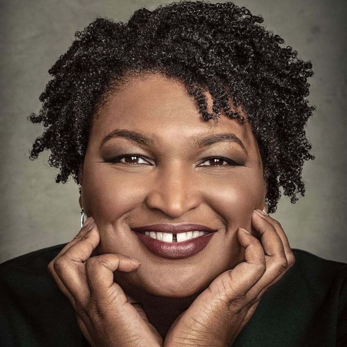 20 Youthful Short Natural Haircuts for Black Women Over 50