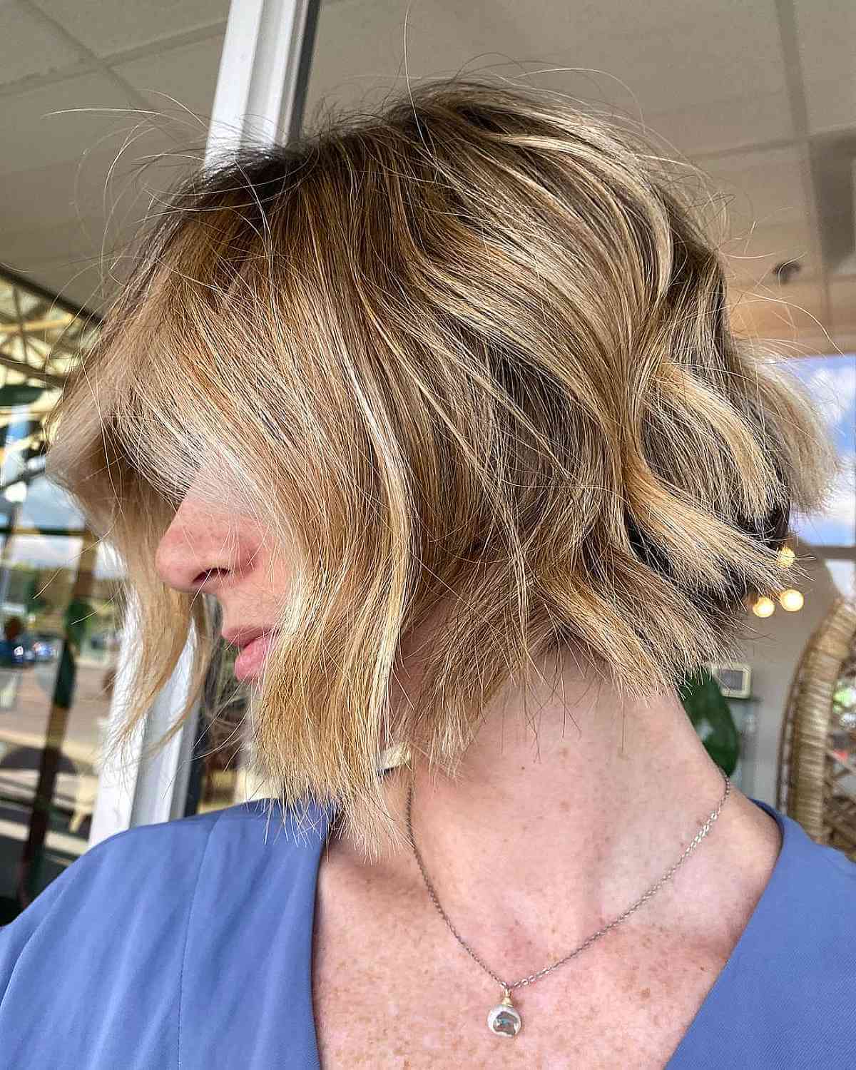 50 Gorgeous Short Wavy Haircuts Trending in 2025