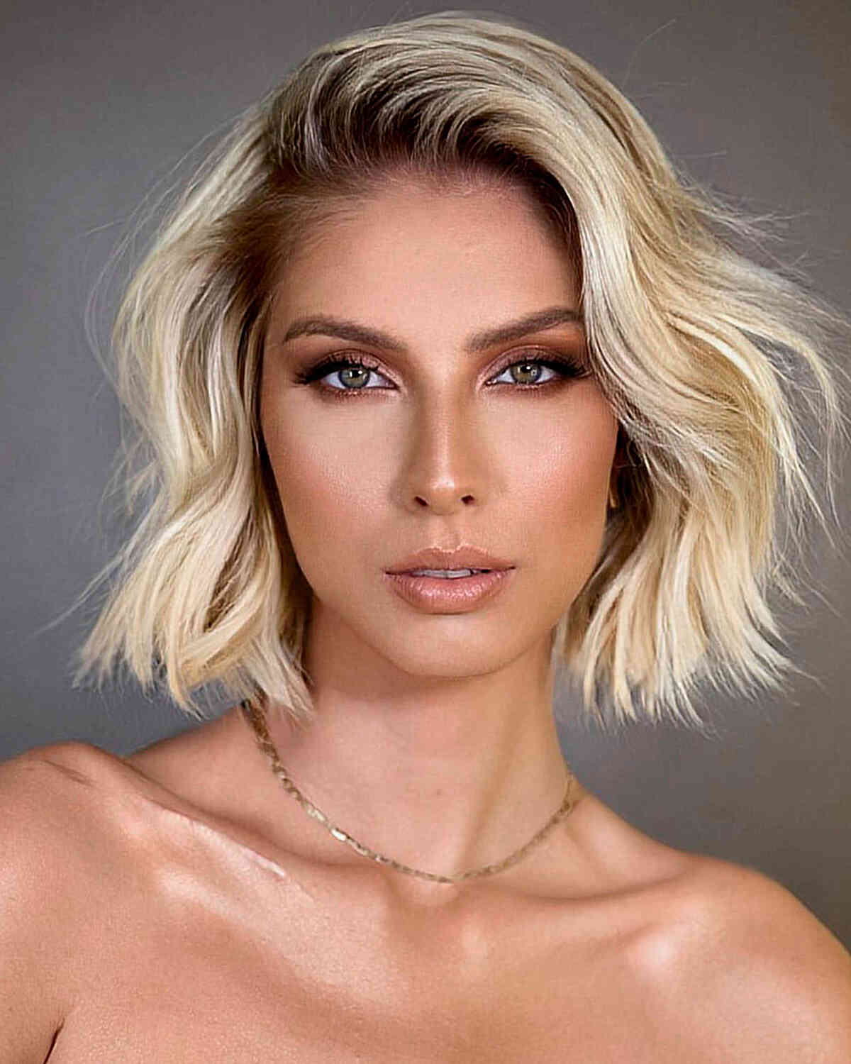 50 Gorgeous Short Wavy Haircuts Trending in 2025