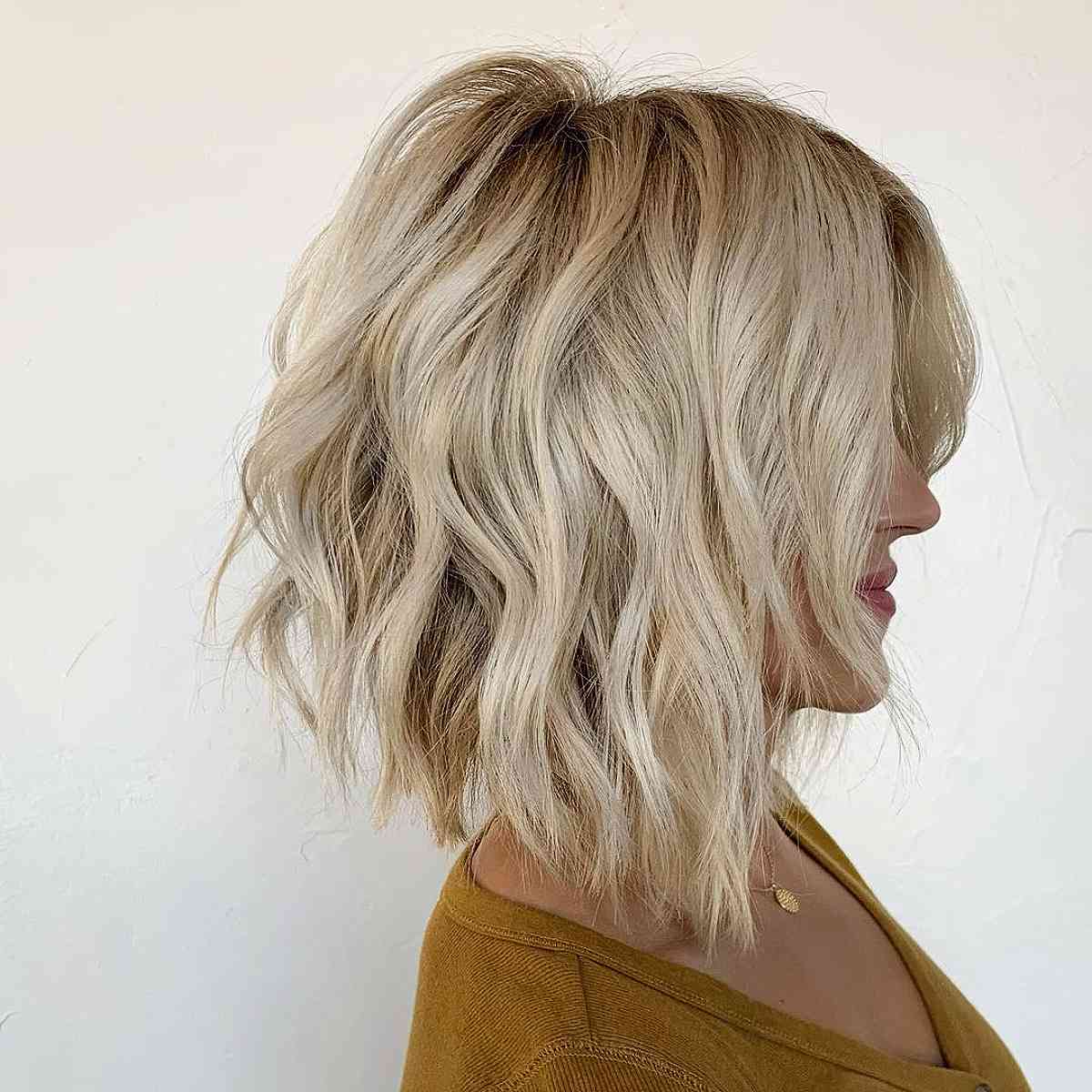 50 Gorgeous Short Wavy Haircuts Trending in 2025