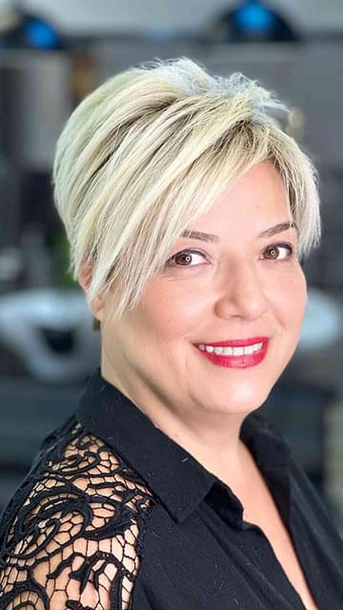 29 Slimming Short Hairstyles for Women Over 50 with Round Faces