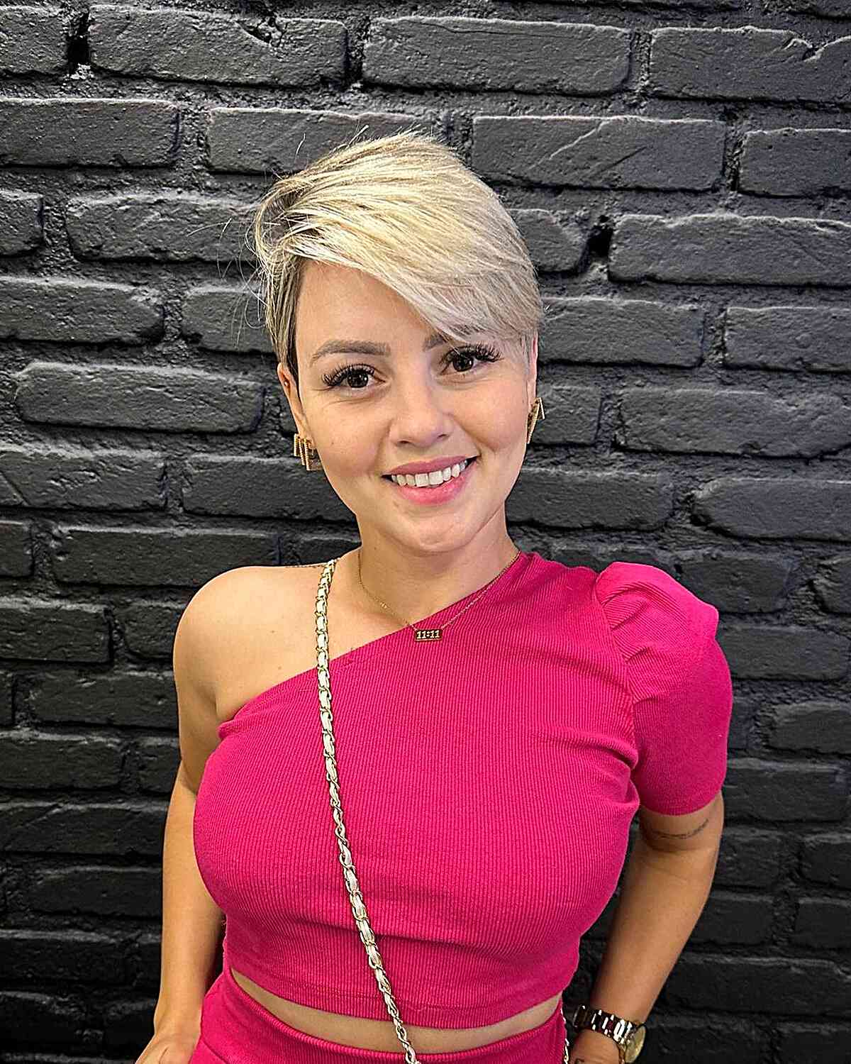 29 Most Flattering Pixie Cuts for Oval Face Shapes
