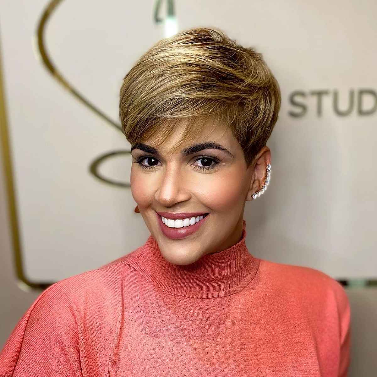 29 Most Flattering Pixie Cuts for Oval Face Shapes