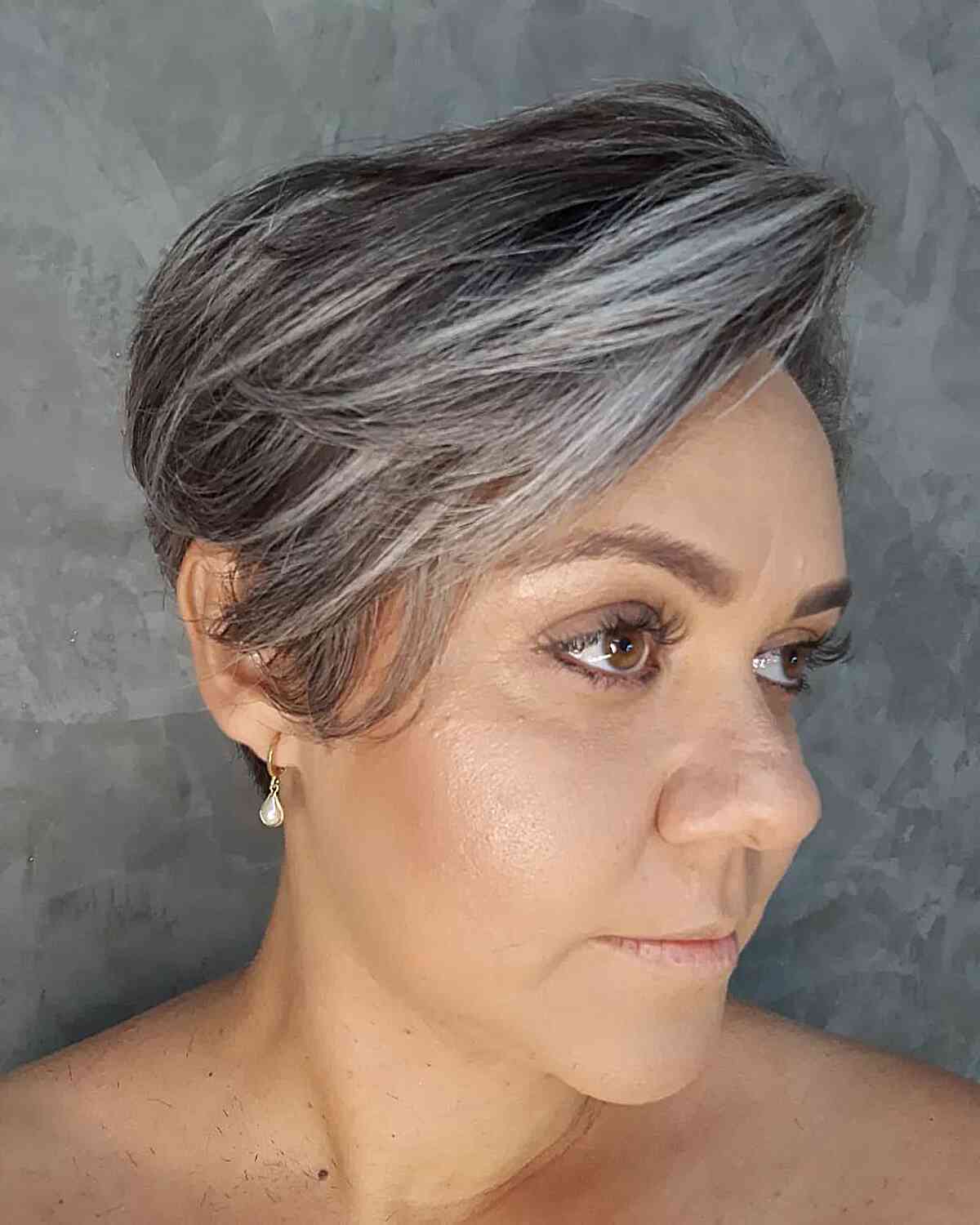 36 Cutest Ways to Get a Pixie Cut with Highlights for a Dimensional Crop