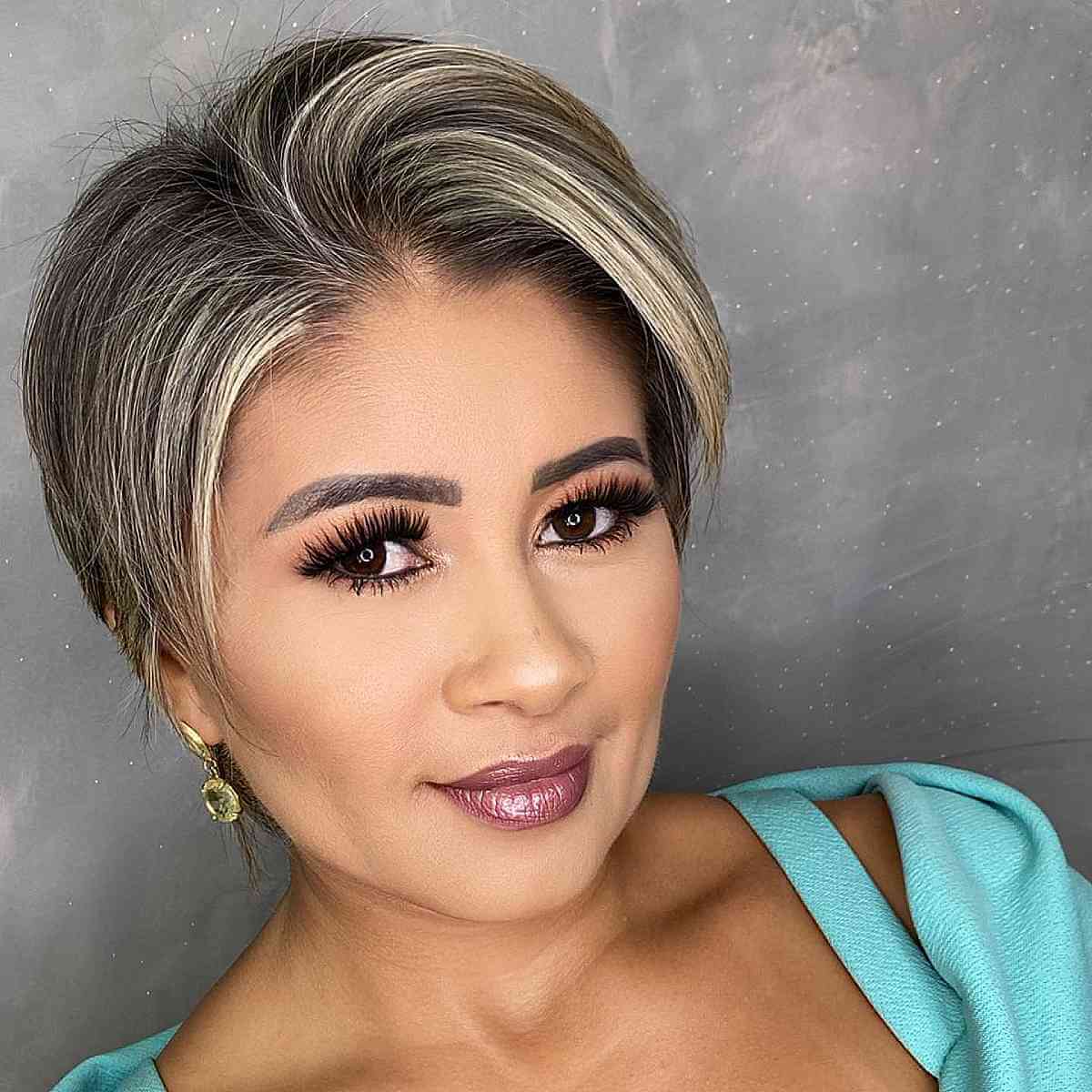 36 Cutest Ways to Get a Pixie Cut with Highlights for a Dimensional Crop