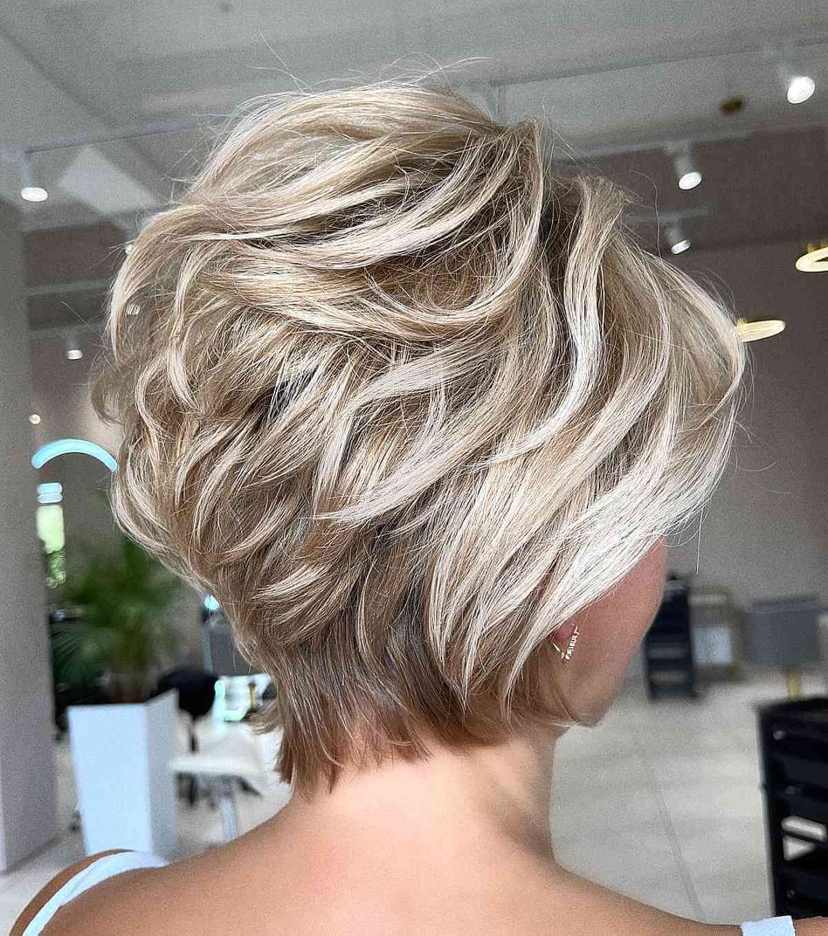 36 Cutest Ways to Get a Pixie Cut with Highlights for a Dimensional Crop