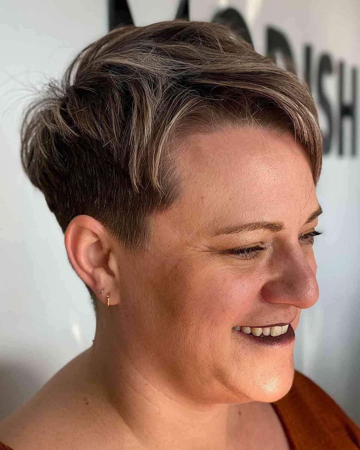 36 Cutest Ways to Get a Pixie Cut with Highlights for a Dimensional Crop