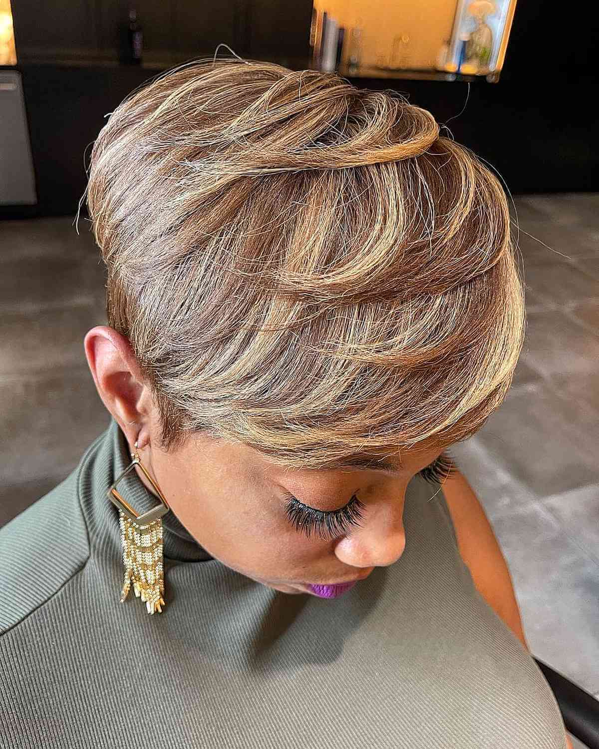 36 Cutest Ways to Get a Pixie Cut with Highlights for a Dimensional Crop