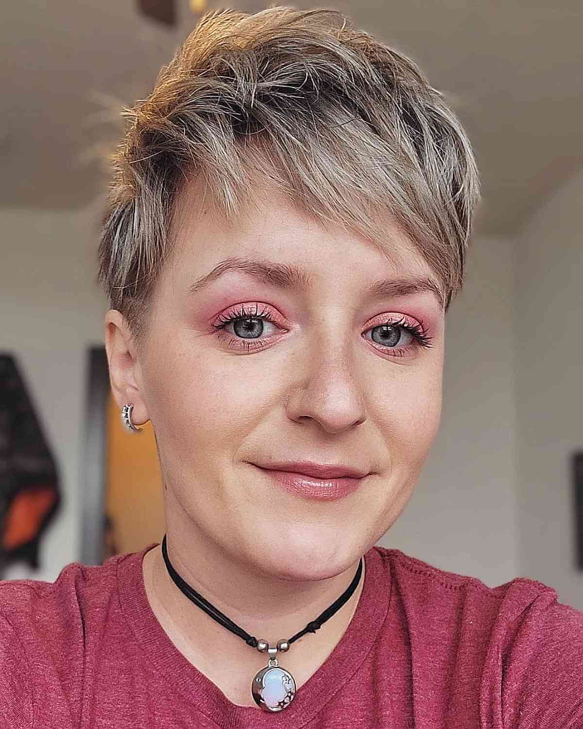 36 Cutest Ways to Get a Pixie Cut with Highlights for a Dimensional Crop