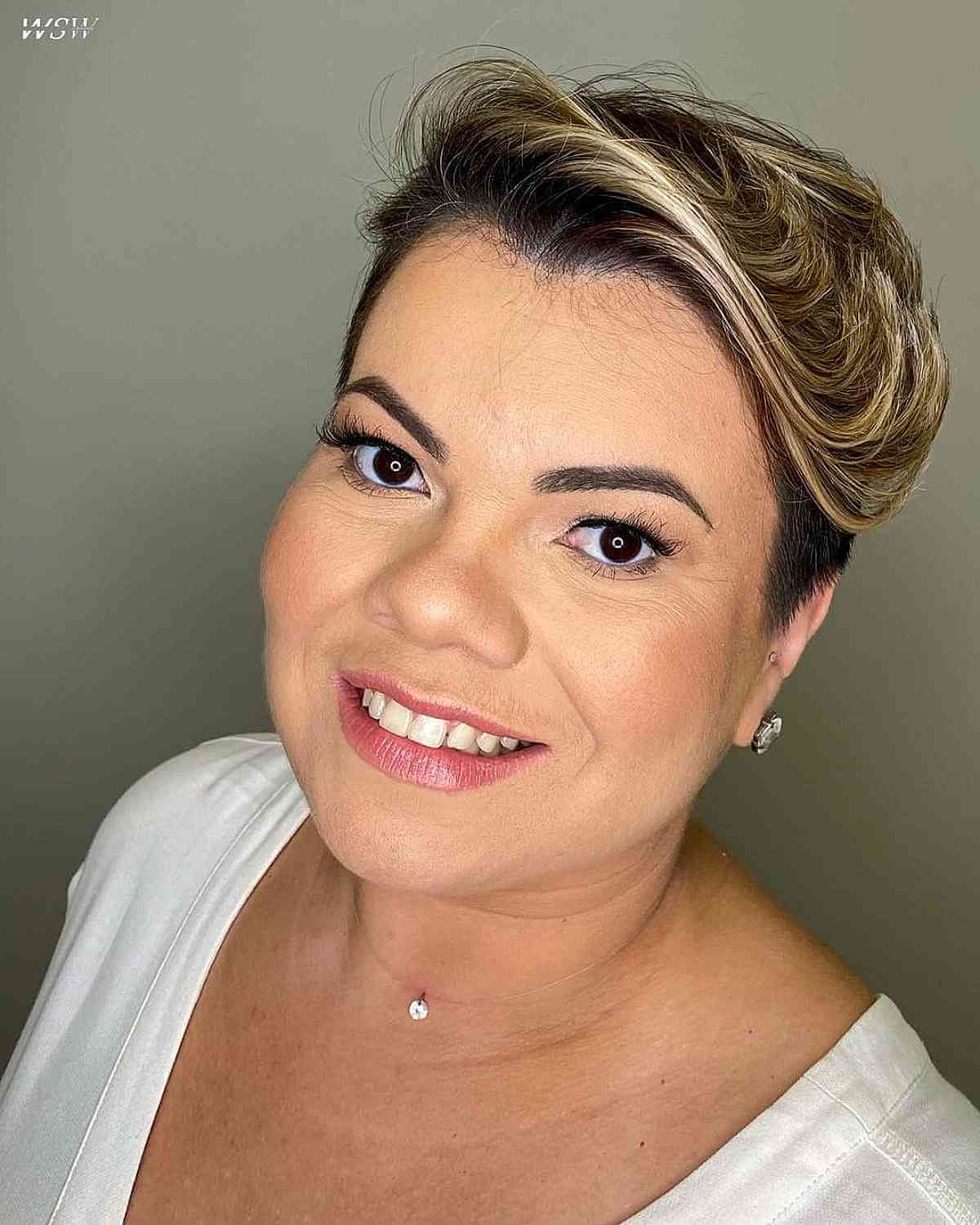 36 Cutest Ways to Get a Pixie Cut with Highlights for a Dimensional Crop