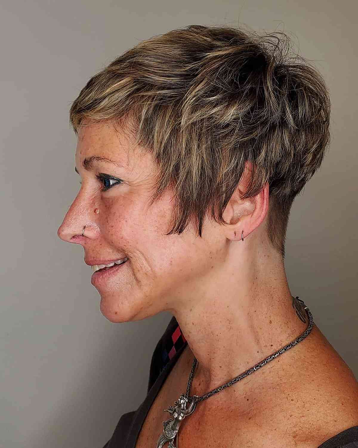 36 Cutest Ways to Get a Pixie Cut with Highlights for a Dimensional Crop
