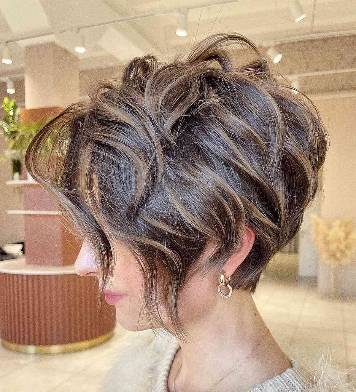 36 Cutest Ways to Get a Pixie Cut with Highlights for a Dimensional Crop