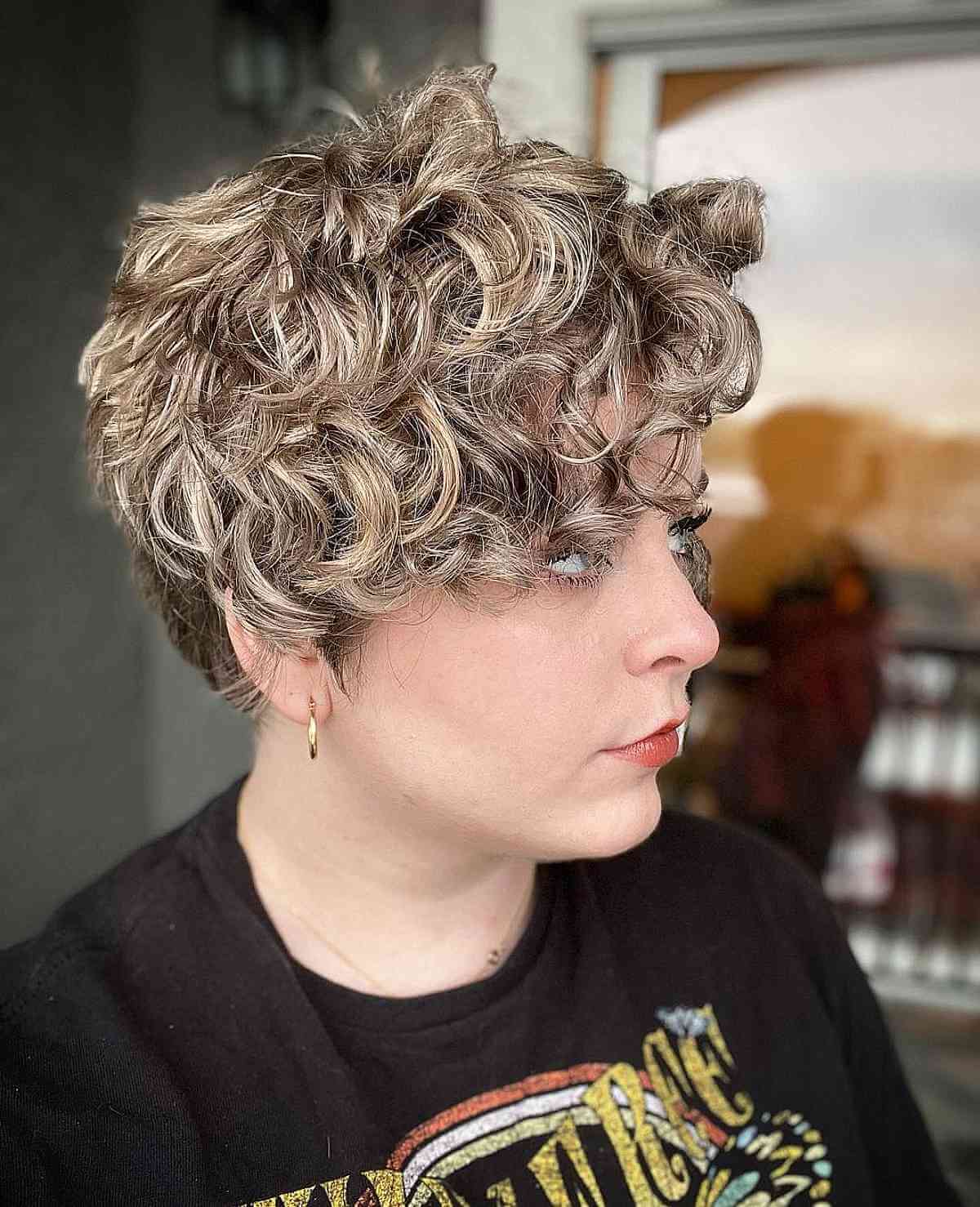 26 Cutest Short Haircuts for Thick, Wavy Hair to Style More Easily