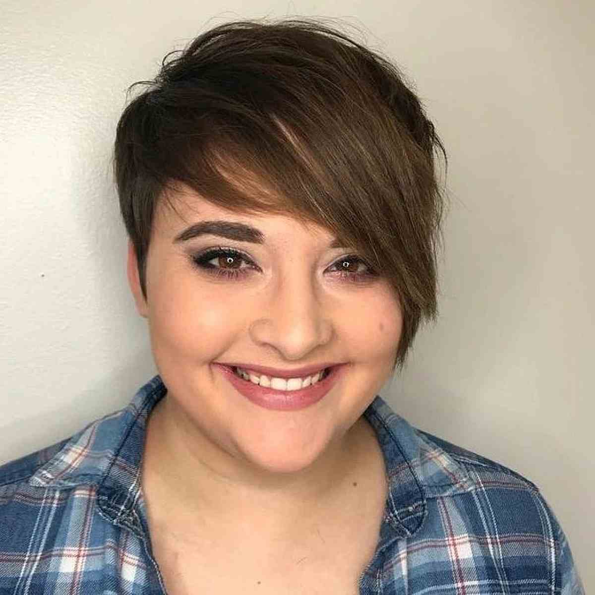 21 Flattering Short Haircut Ideas for Full Faces to Look Thinner