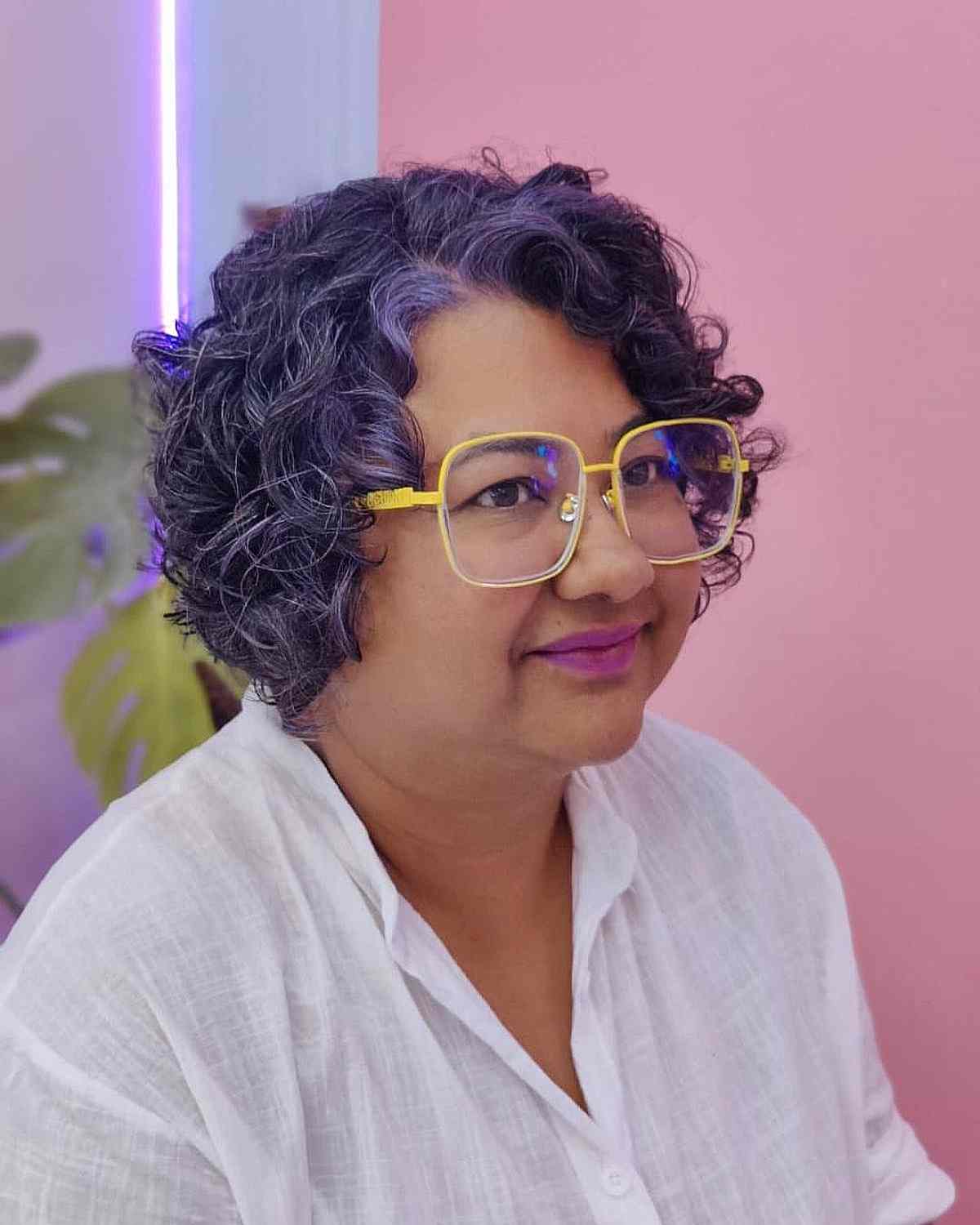 21 Flattering Short Haircut Ideas for Full Faces to Look Thinner