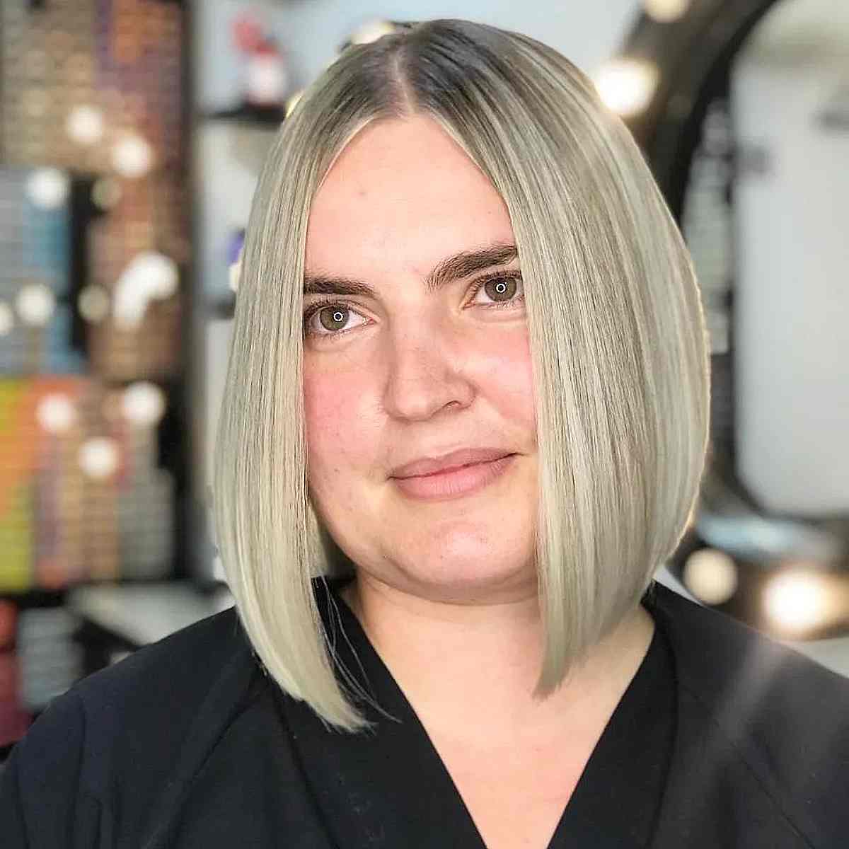 21 Flattering Short Haircut Ideas for Full Faces to Look Thinner