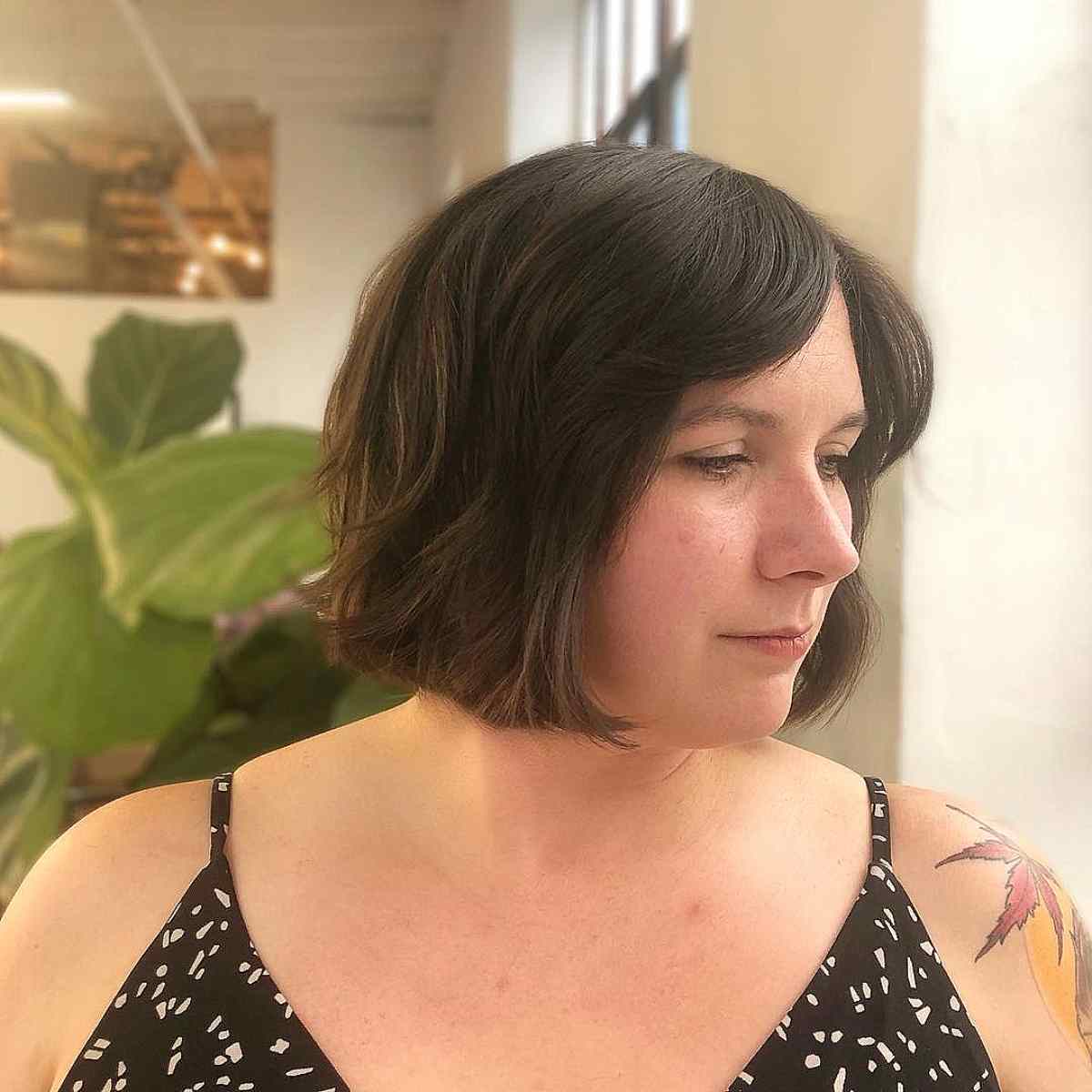21 Flattering Short Haircut Ideas for Full Faces to Look Thinner
