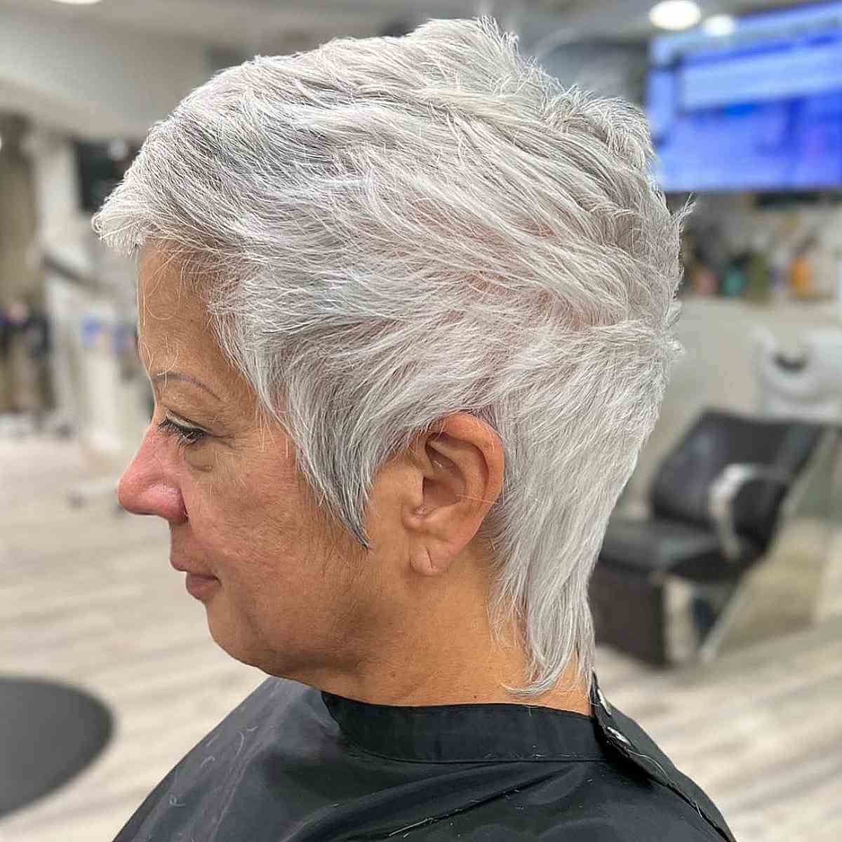 30 Trendy Short Haircuts for Older Women with Fine Hair to Boost Volume