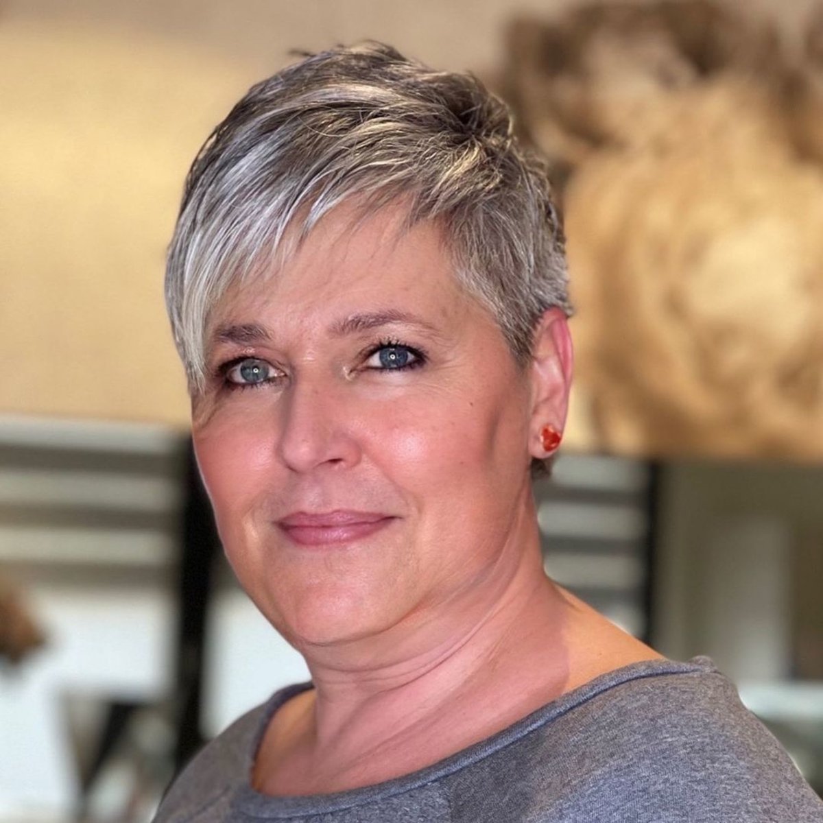 30 Trendy Short Haircuts for Older Women with Fine Hair to Boost Volume