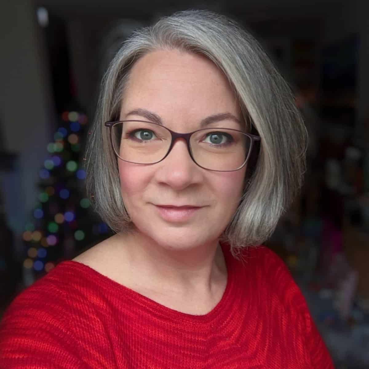 35 Perfectly-Flattering Short Hairstyles for Women Over 60 with Glasses