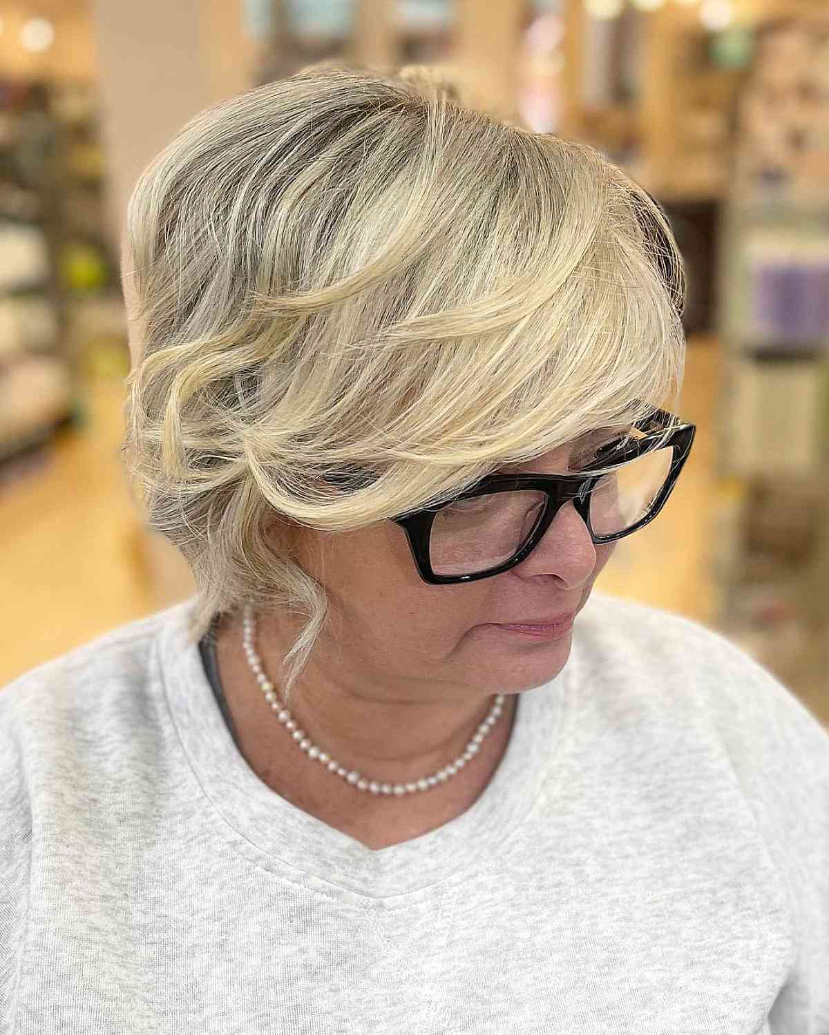 31 Best Short Hairstyles for Women Over 50 With Glasses