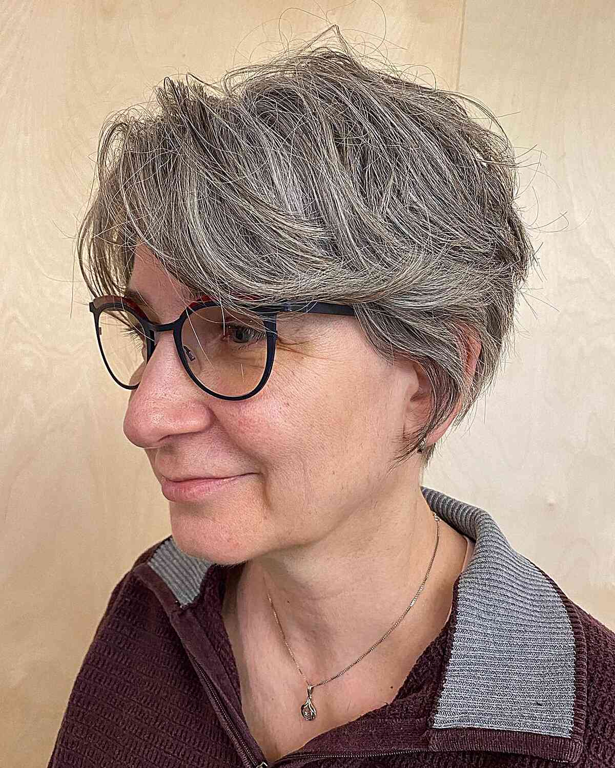 31 Best Short Hairstyles for Women Over 50 With Glasses