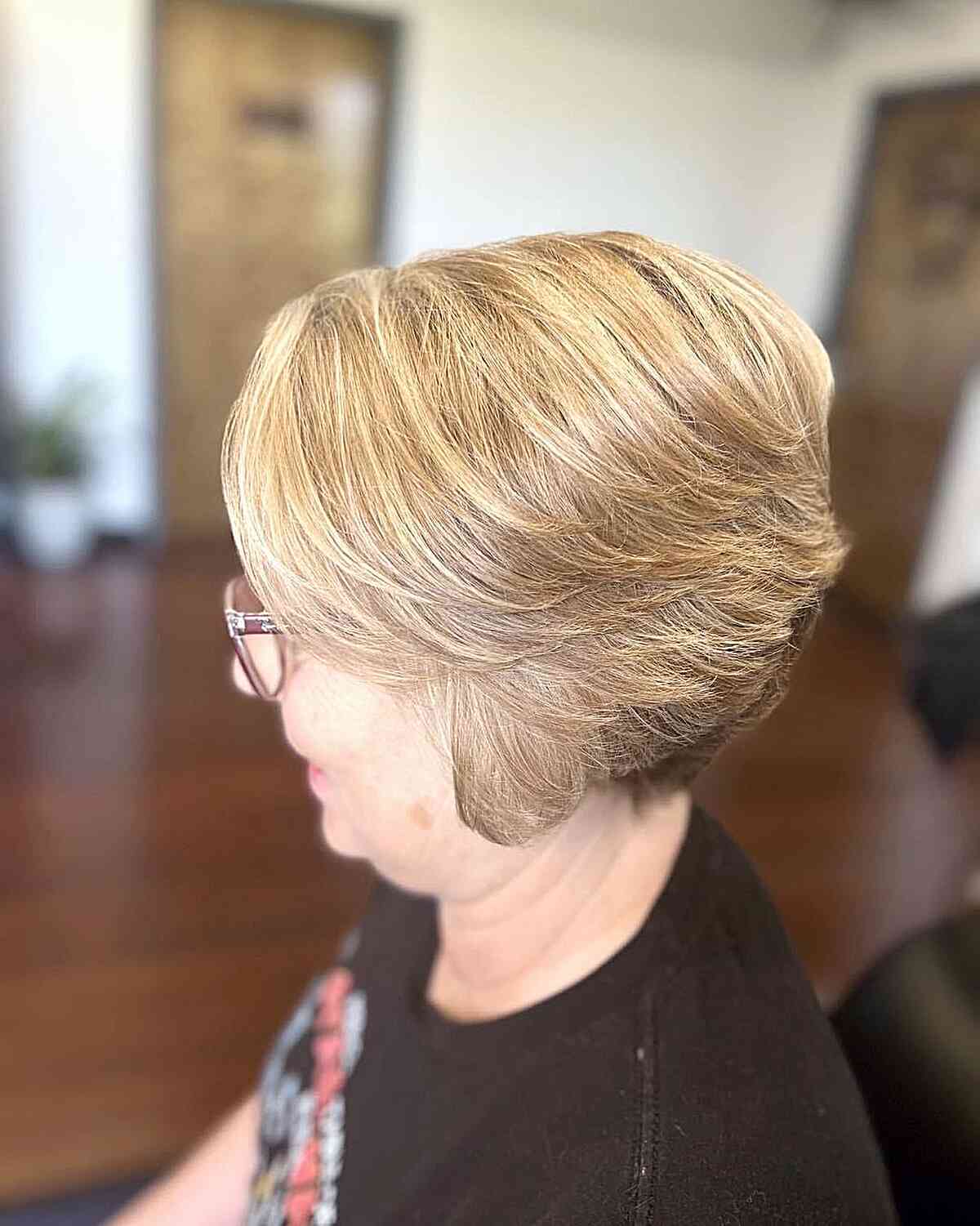 31 Best Short Hairstyles for Women Over 50 With Glasses