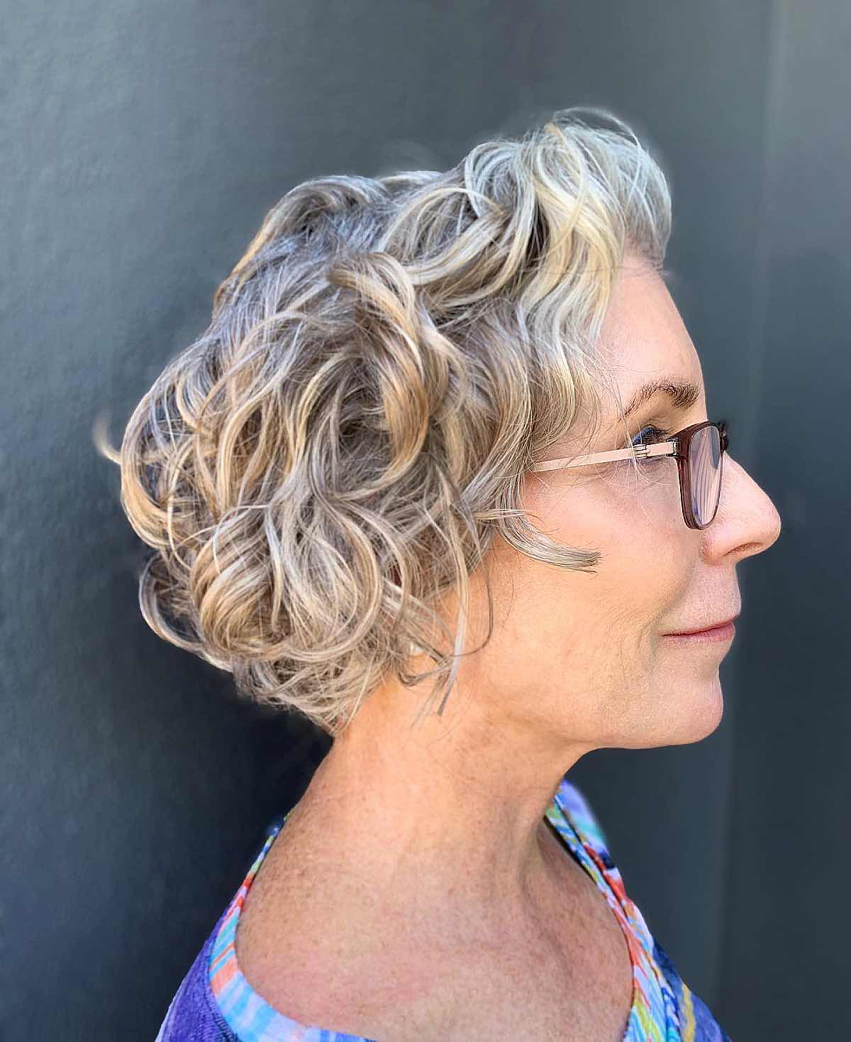 31 Best Short Hairstyles for Women Over 50 With Glasses