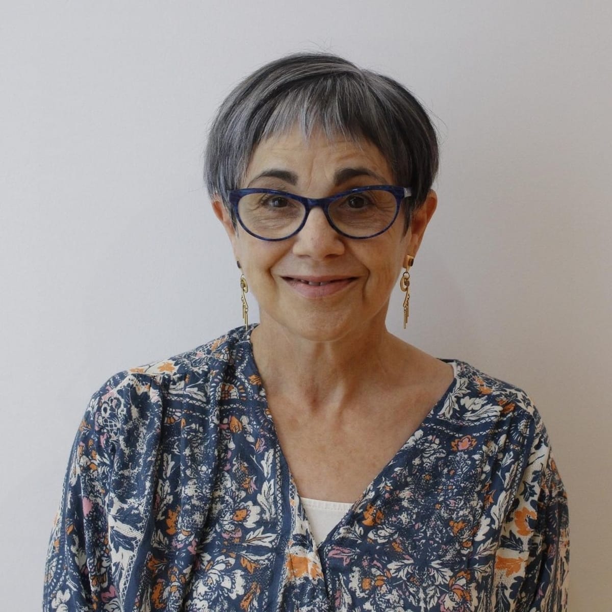 Ways Older Ladies with Glasses Can Rock Pixie Cuts