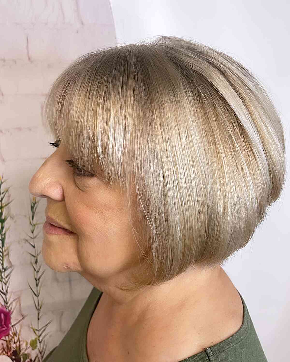 28 Stylish Wedge Haircuts for Women Over 60