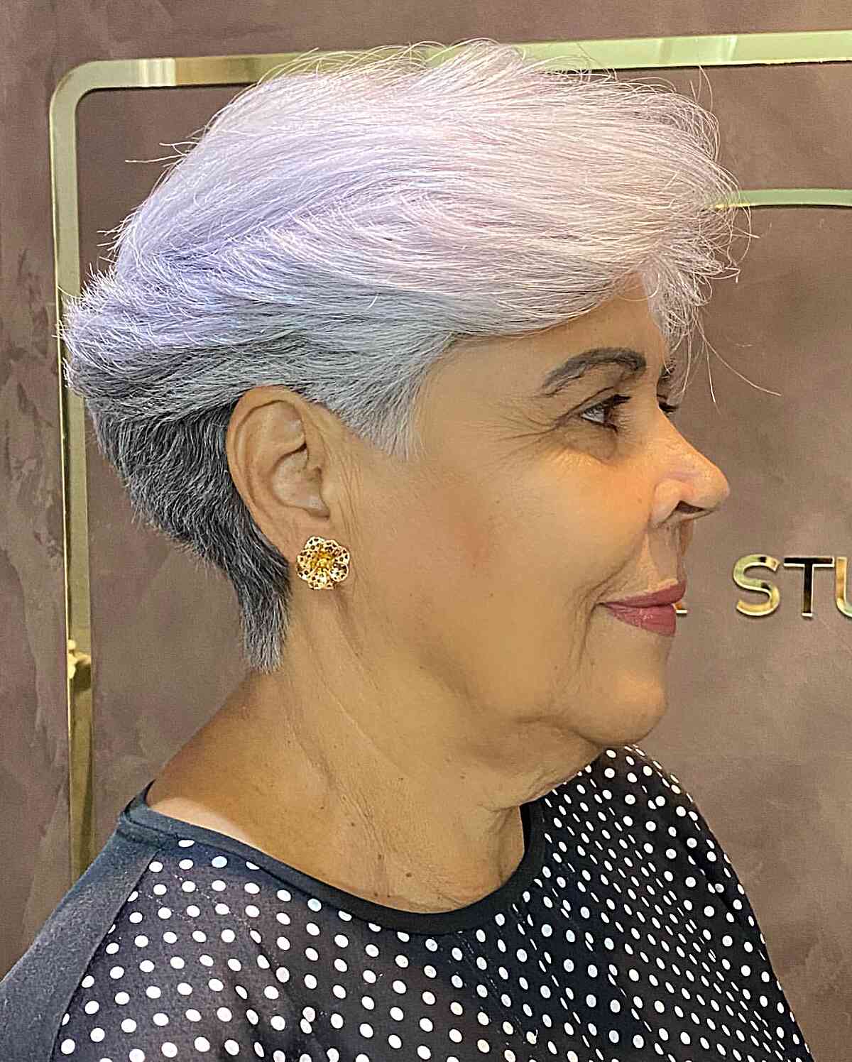 28 Stylish Wedge Haircuts for Women Over 60