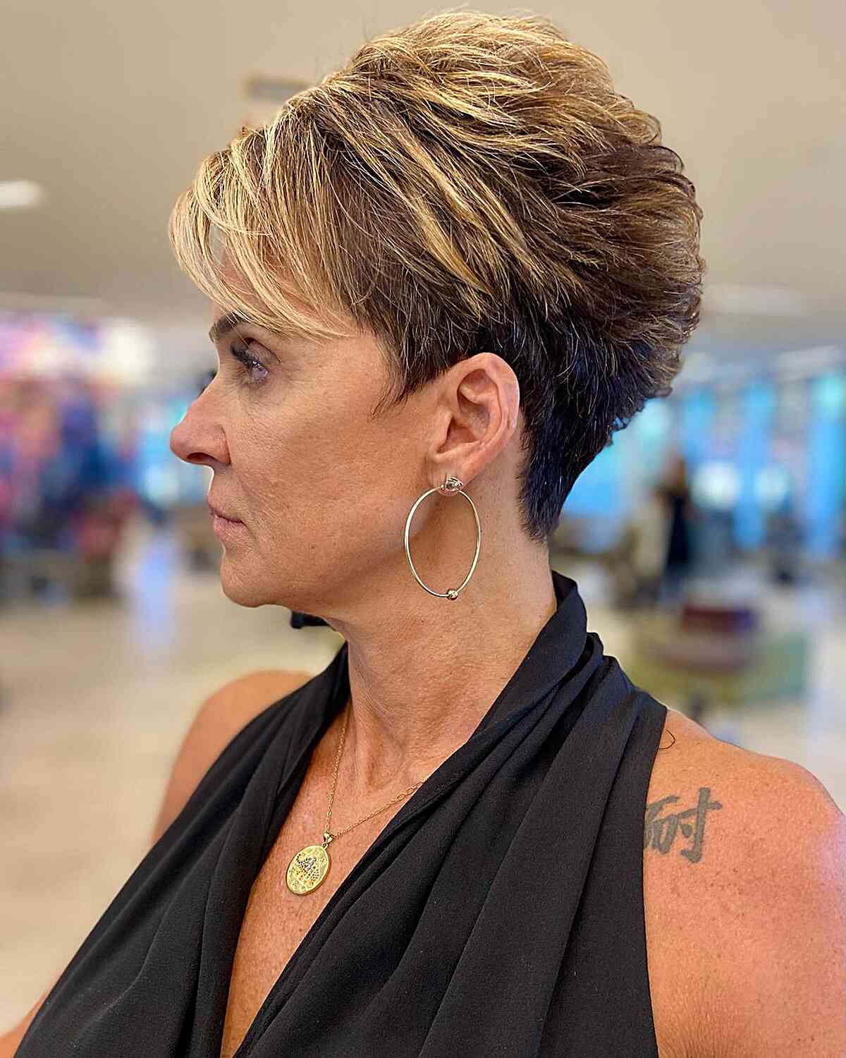 24 Best Pixie Haircuts for Older Women (2025 Trends)