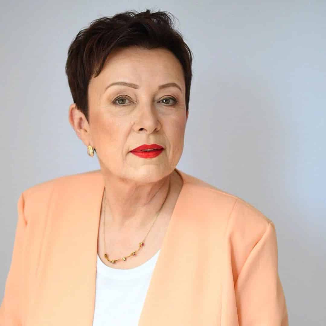 24 Best Pixie Haircuts for Older Women (2025 Trends)