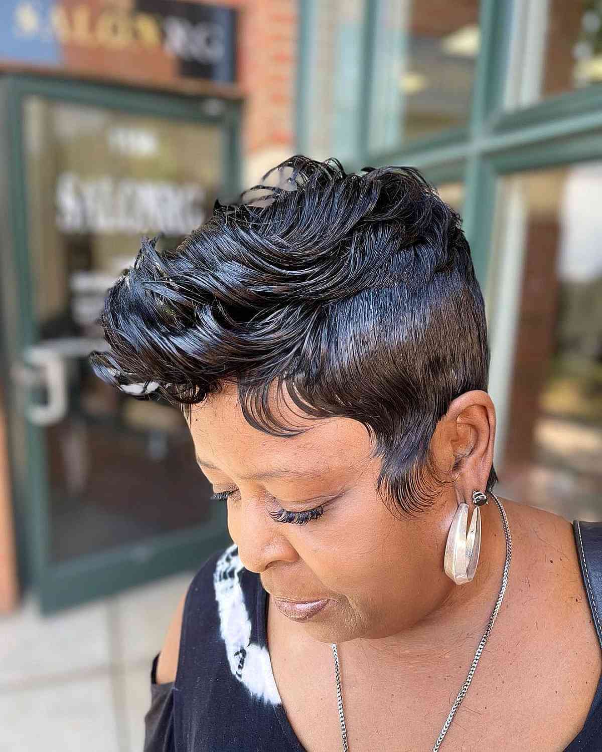 28 Hottest Short Weave Hairstyles for Black Women in 2025