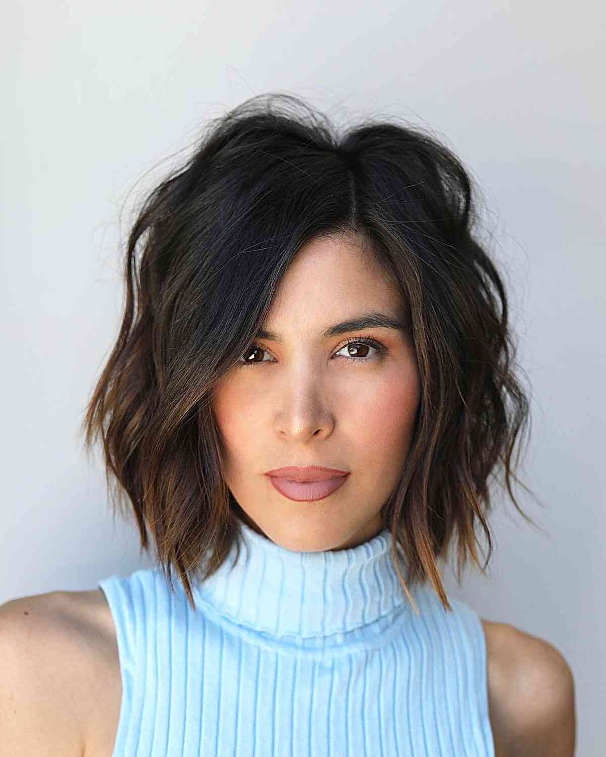 45 Cutest Above-The-Shoulder Haircuts for A Perfect In-Between Length
