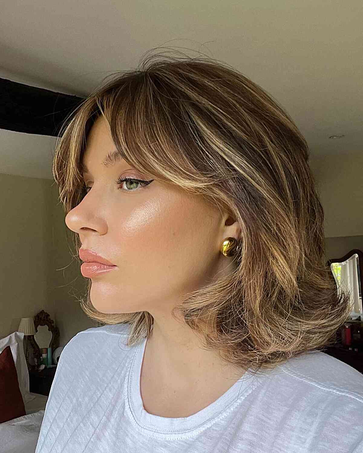 45 Cutest Above-The-Shoulder Haircuts for A Perfect In-Between Length