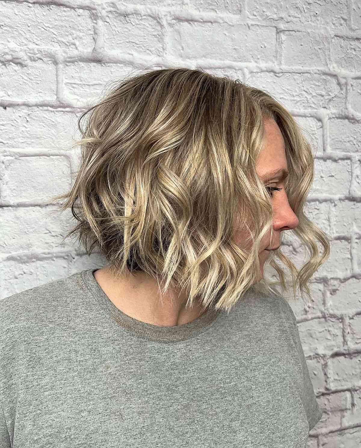45 Cutest Above-The-Shoulder Haircuts for A Perfect In-Between Length