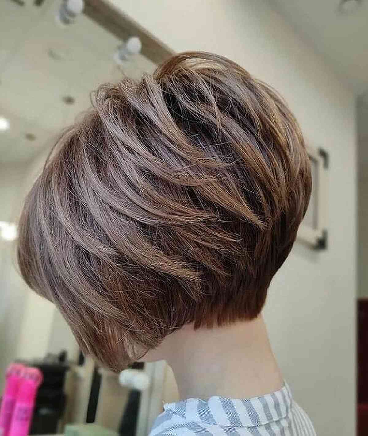 45 Cutest Above-The-Shoulder Haircuts for A Perfect In-Between Length