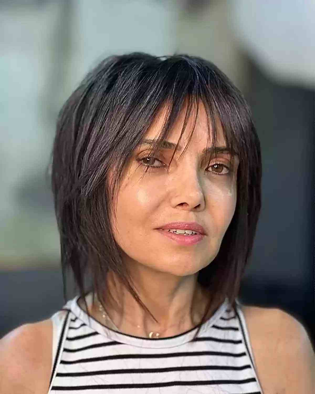 64 Sexiest Short Hairstyles for Women Over 40 in 2025