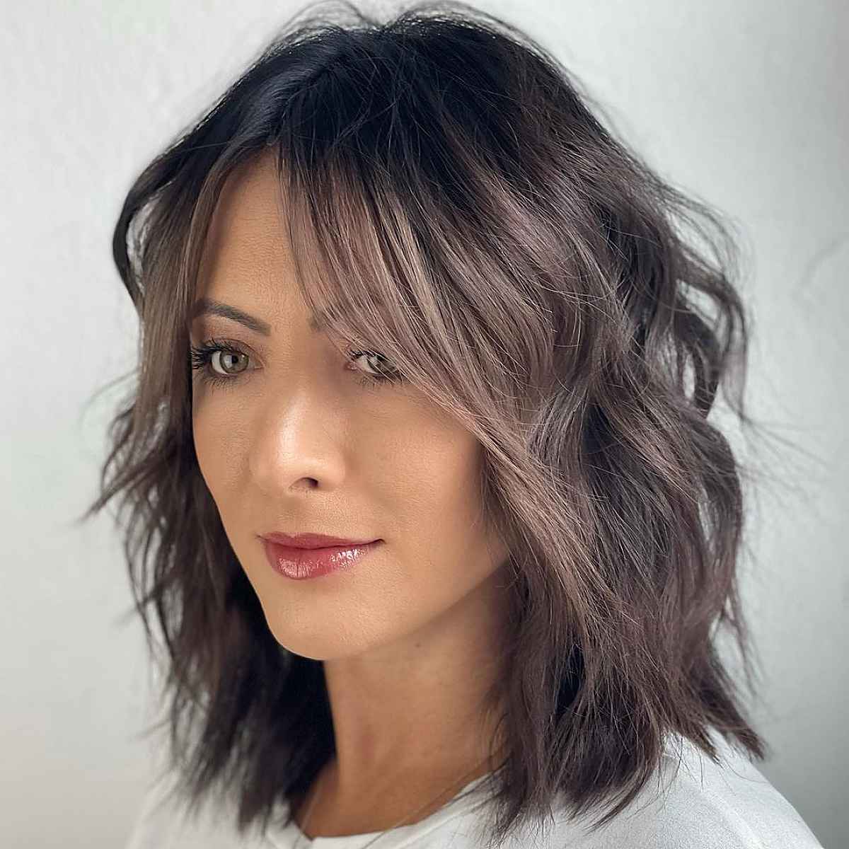 64 Sexiest Short Hairstyles for Women Over 40 in 2025