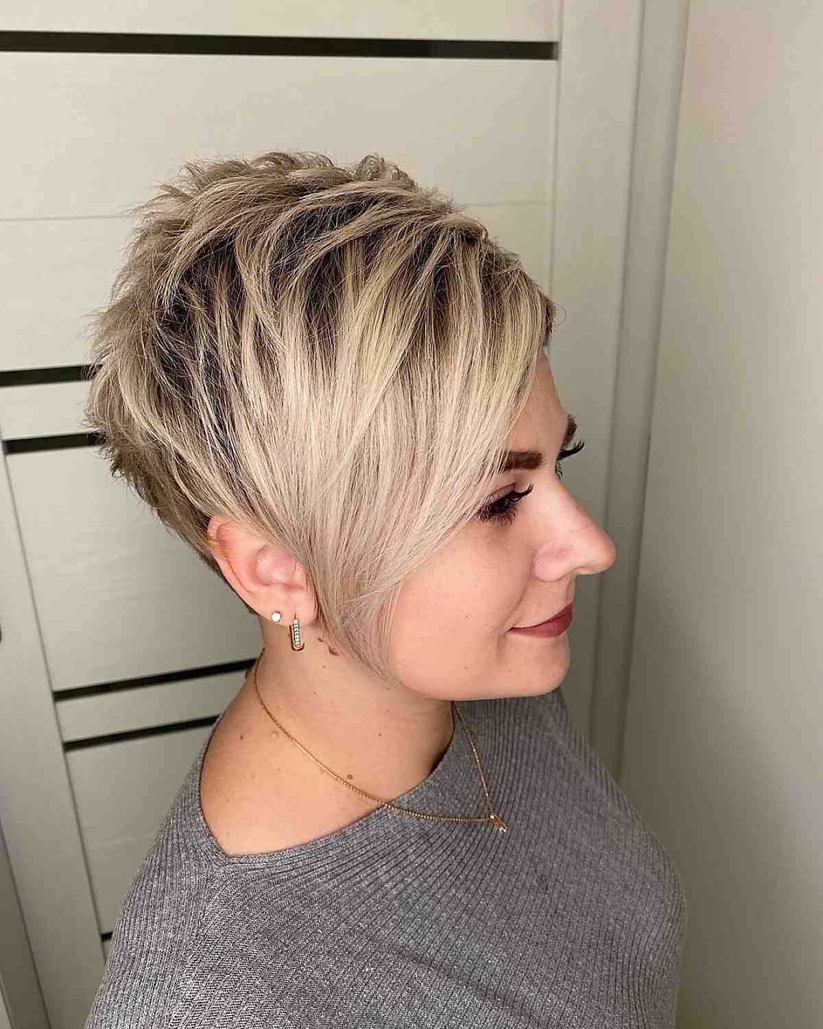 64 Sexiest Short Hairstyles for Women Over 40 in 2025