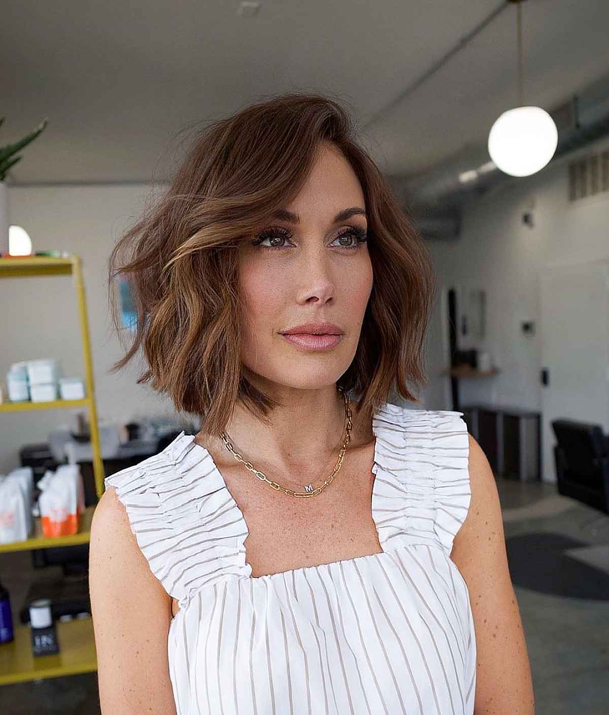 64 Sexiest Short Hairstyles for Women Over 40 in 2025