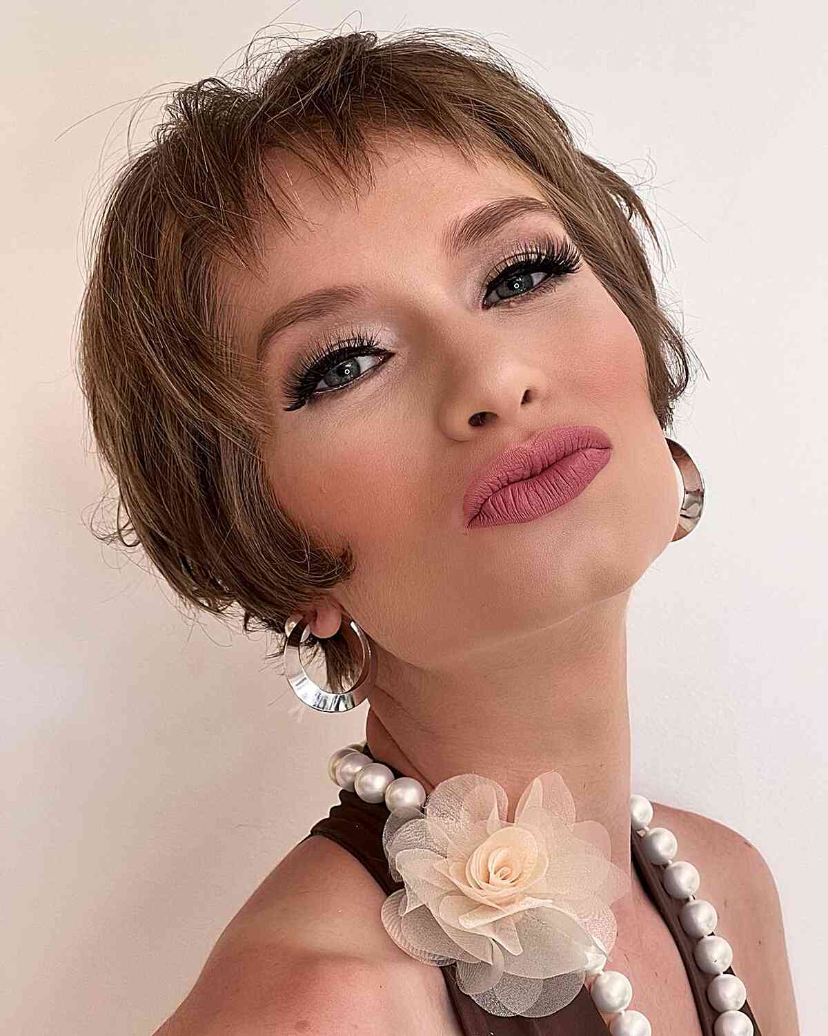 29 Ways You Can Get an Ear-Length Haircut and Still Look Cute
